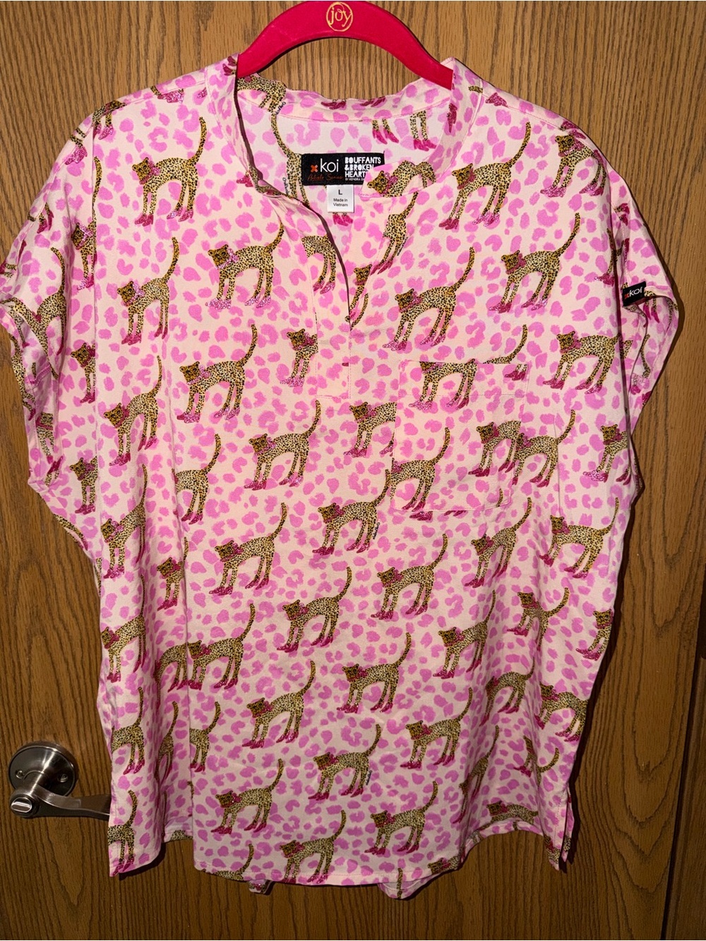 Koi Bouffants & Broken Hearts Pink Leopard Cheetah Print Top Size L
